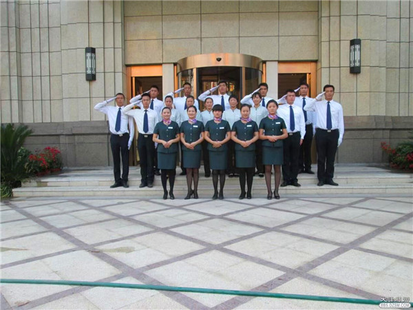 �����L��